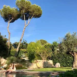 https://villa-lensoleille.fr-provencehotel.com